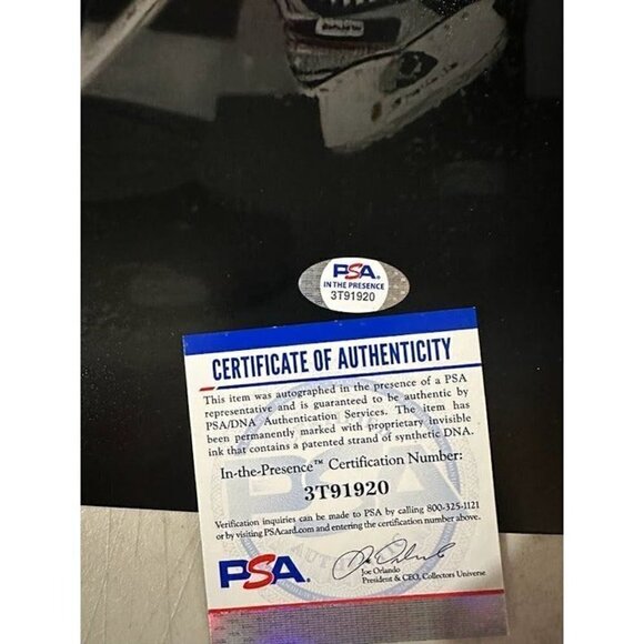 Claude Giroux signed autographed Philadelphia Flyers 16x20 Photo PSA - Picture 3 of 3